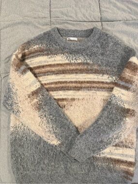 Zara Men Grey, Beige and Brown Striped Fuzzy Crewneck Sweater